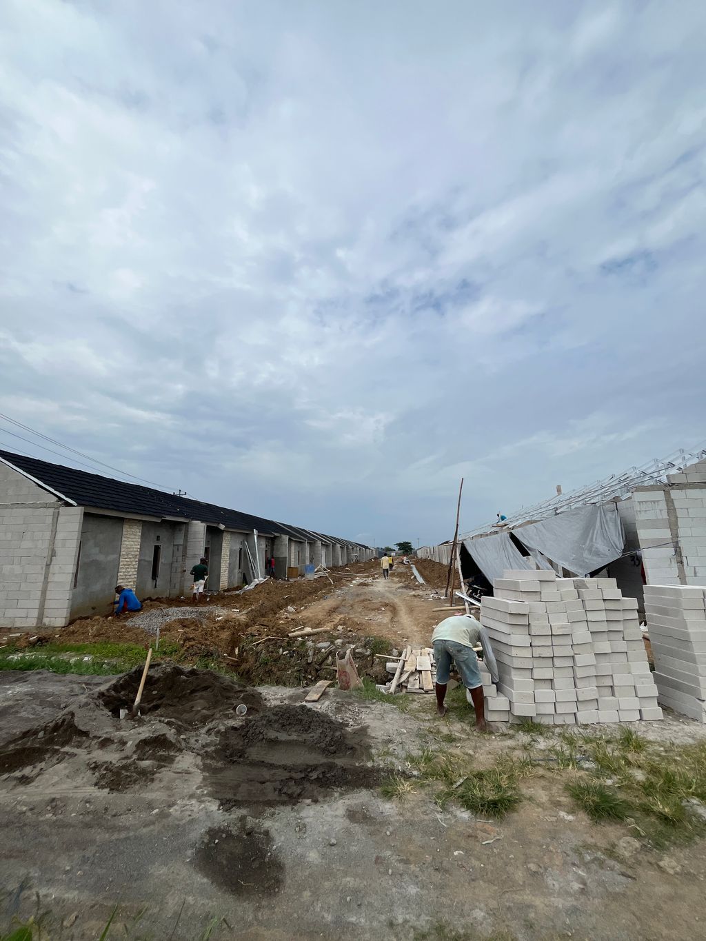 foto posisi tengah perumahan Griya Tirta Asri Tegalmade