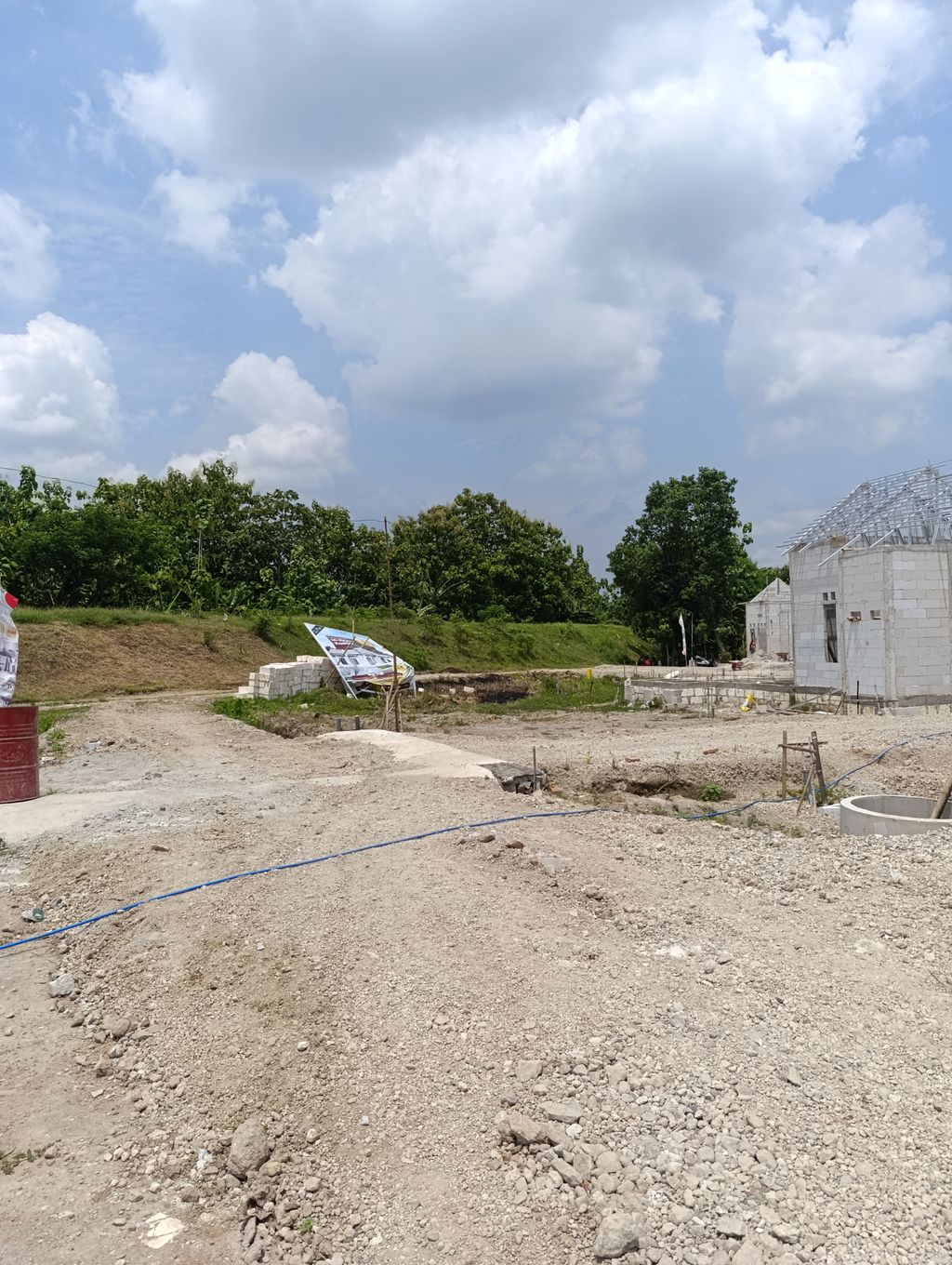 foto posisi tengah perumahan MUTIARA KAESA