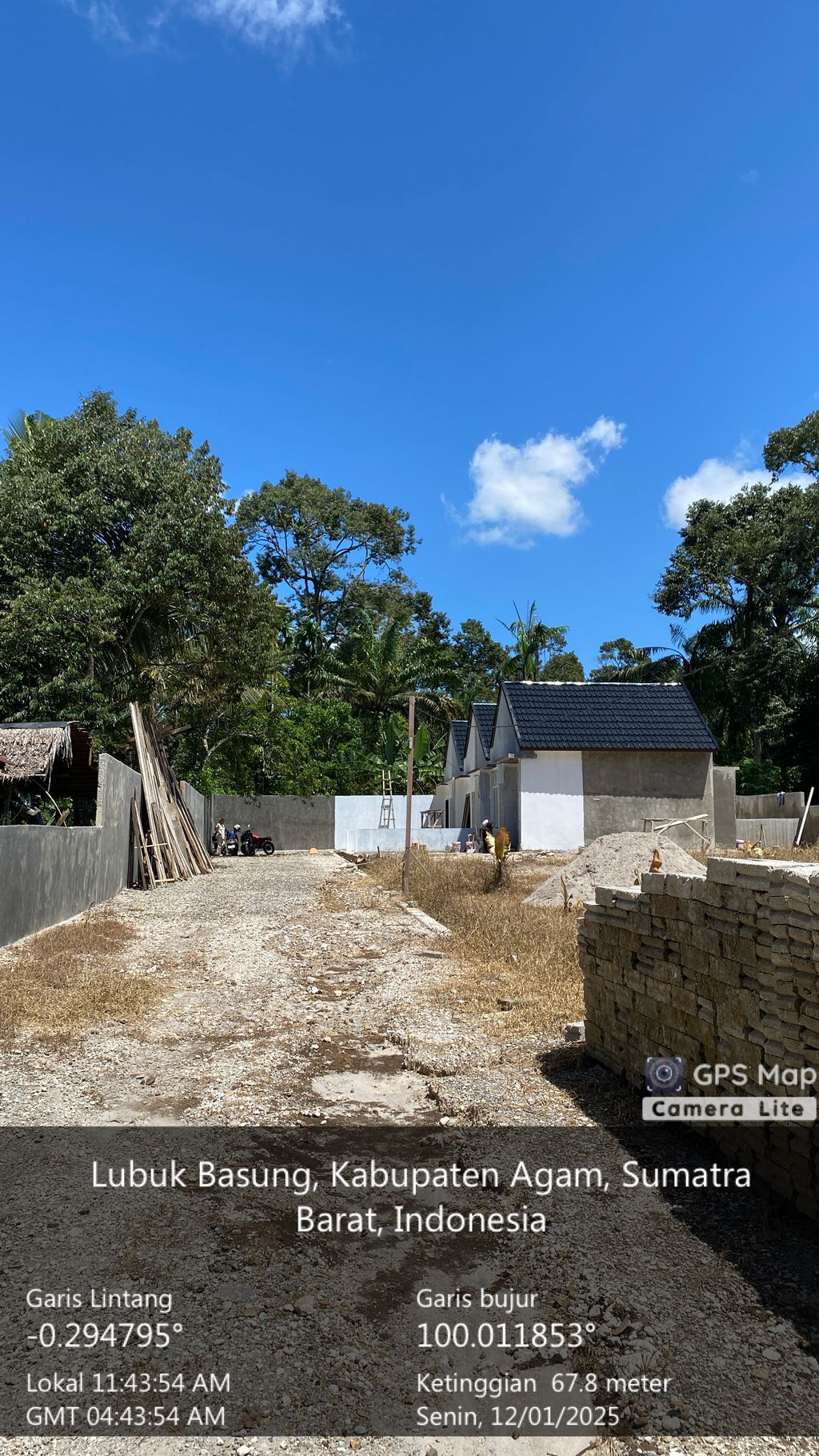 foto posisi tengah perumahan VILLA AMIRA TAHAP V