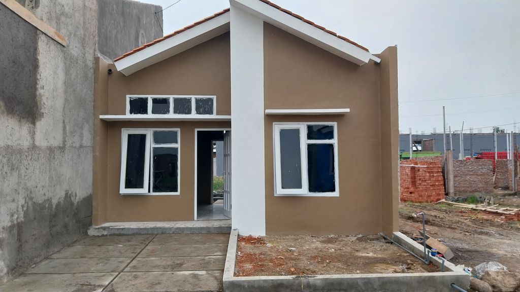 foto tampak rumah tipe Scandinavian Royal Village Karangtengah B12 perumahan Perumahan Royal Village Karangtengah