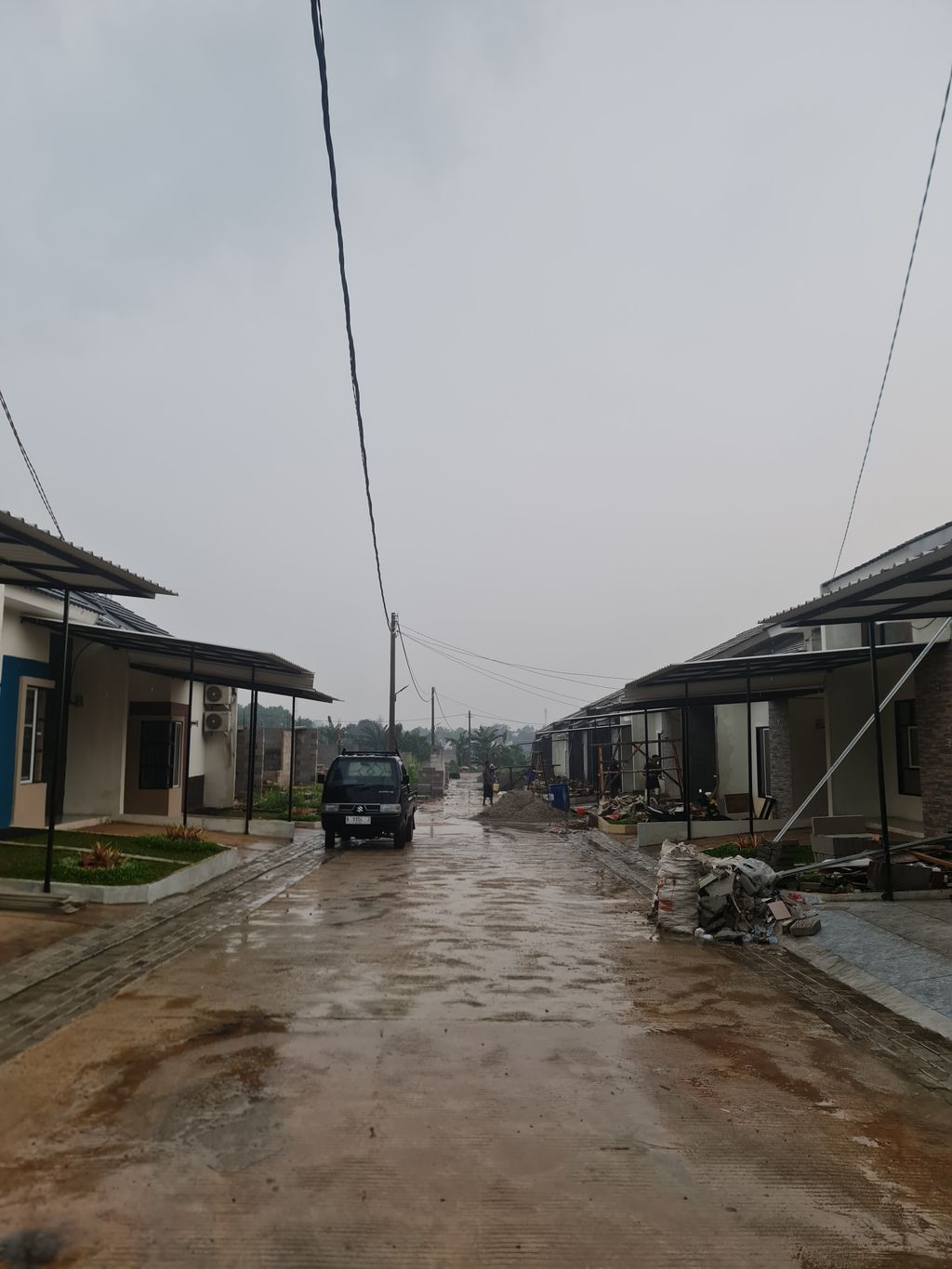 foto posisi tengah perumahan DIAMOND HILLS