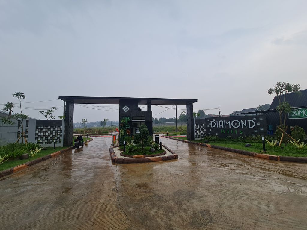 foto gerbang perumahan DIAMOND HILLS