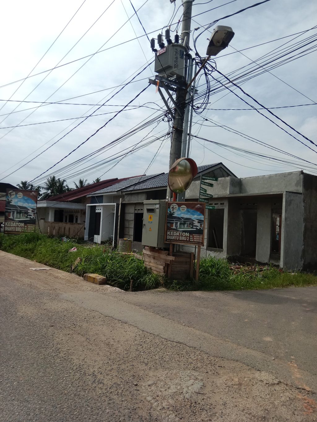 foto gerbang perumahan PERUMAHAN KEDATON BHANYU BHIRU 2