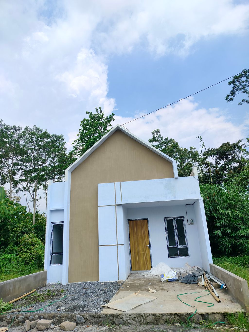 foto contoh rumah perumahan graha surya mojosari