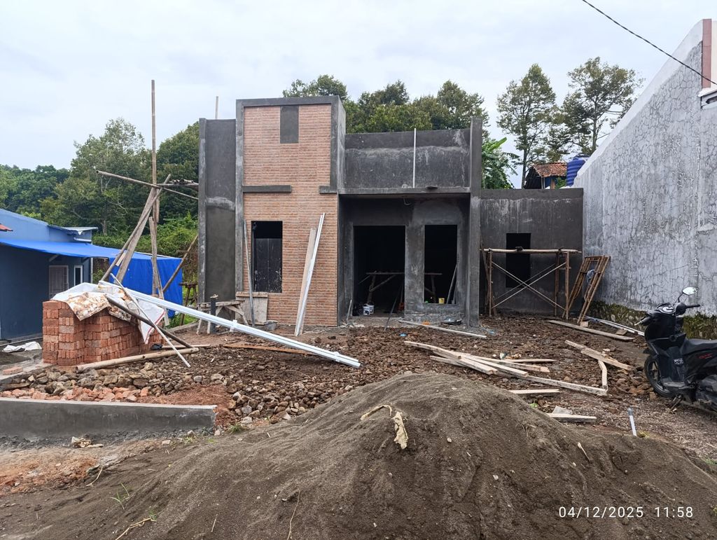 foto tampak rumah tipe KOMERSIL A 08 perumahan GRIYA BUKIT BHAYANGKARA