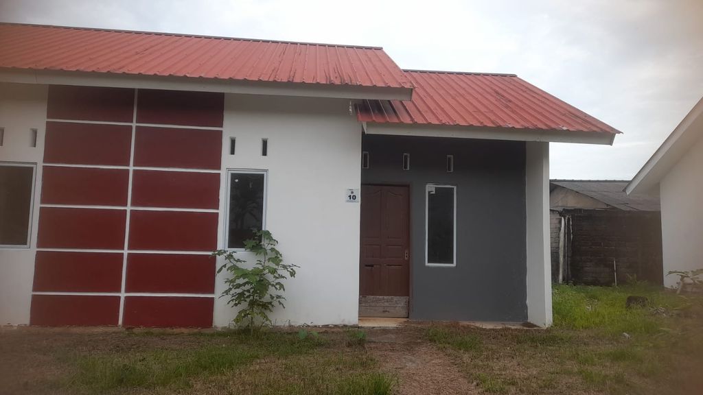 foto tampak rumah tipe RST 36/105 Baru perumahan Perumnas Bumi Air Raja