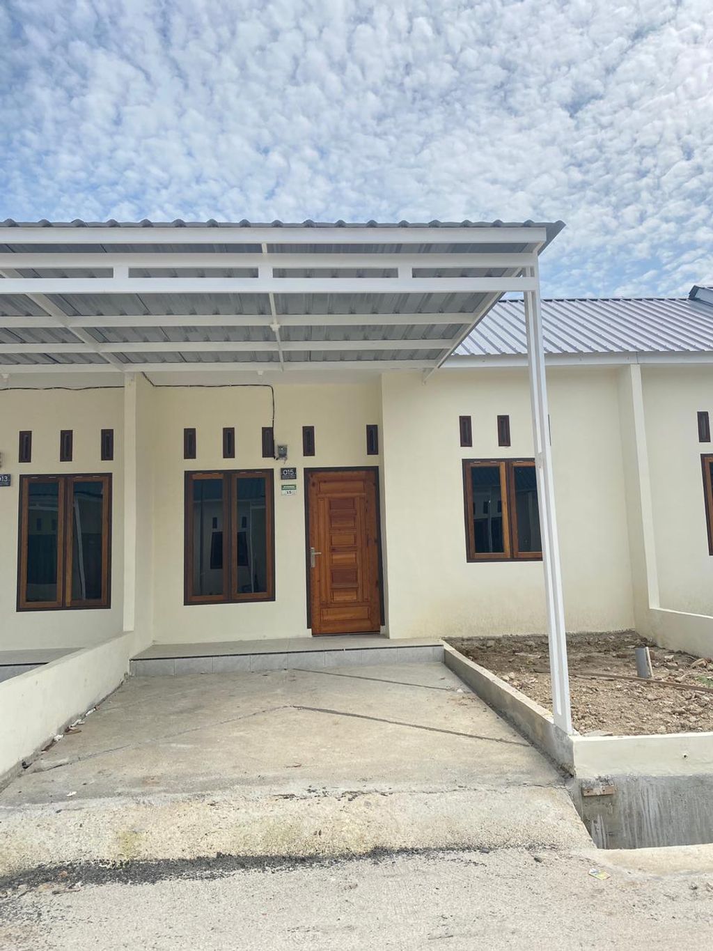 foto tampak rumah tipe 36 perumahan Dimensi Viyata 2