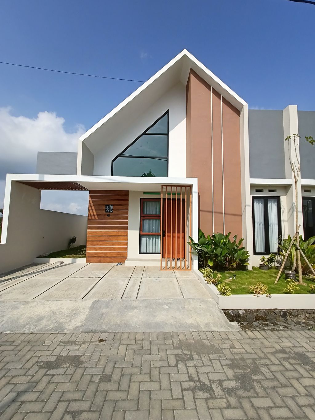 foto contoh rumah perumahan Graha Pesona