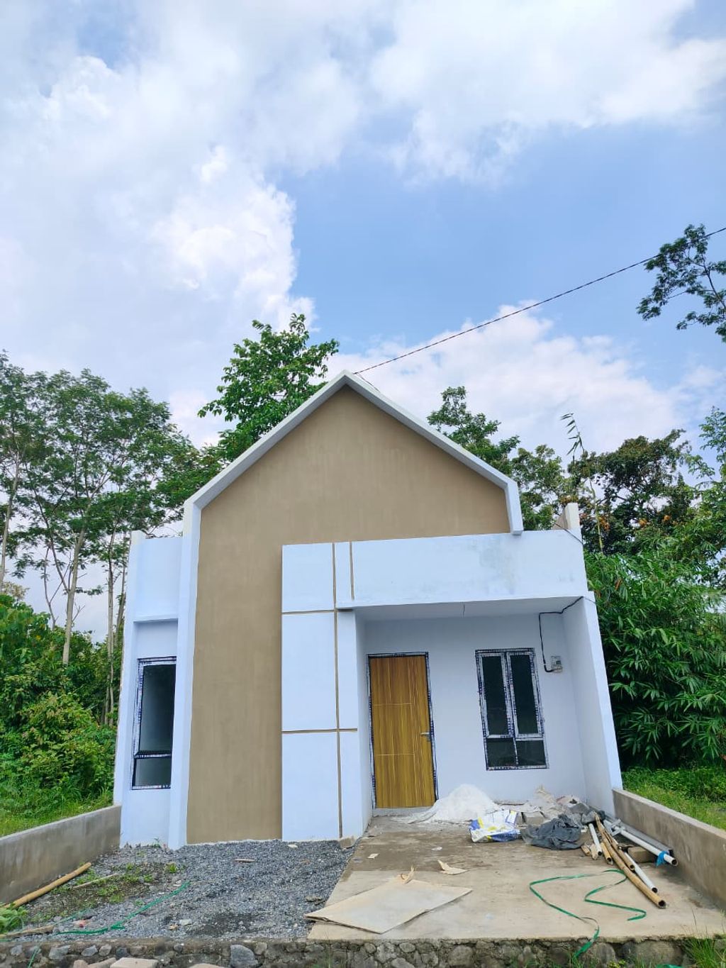 foto tampak rumah tipe 28/60 perumahan graha surya mojosari