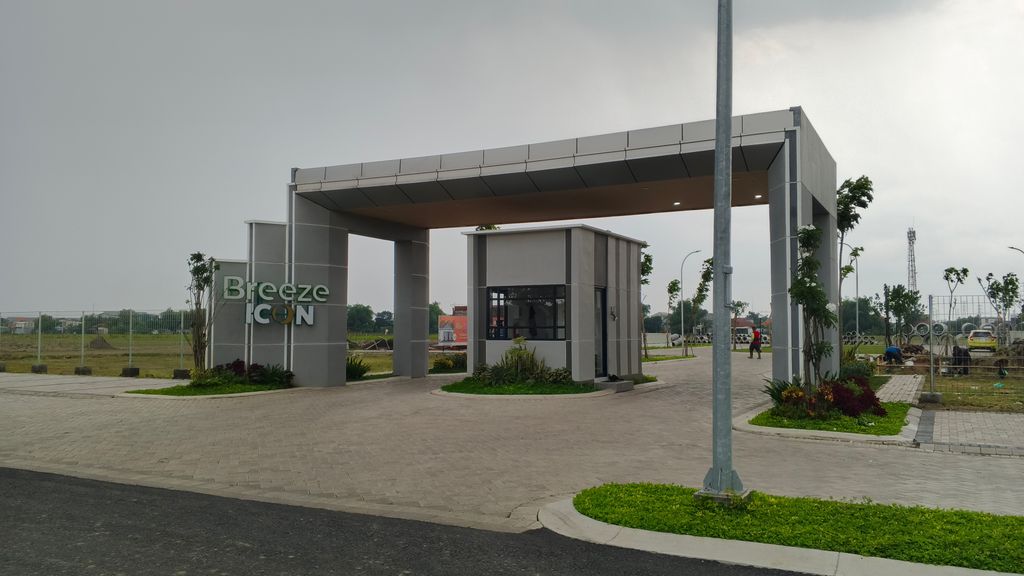 foto gerbang perumahan BREEZE ICON
