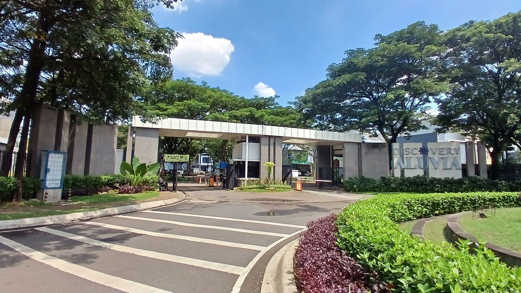 foto gerbang perumahan DISCOVERY ALUVIA IV BINTARO JAYA