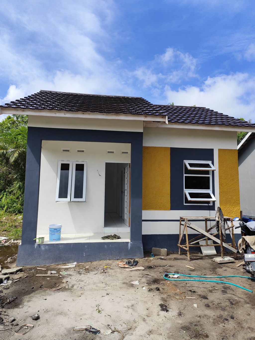 foto tampak rumah tipe 36 perumahan PERUM GRIYA SELARAS