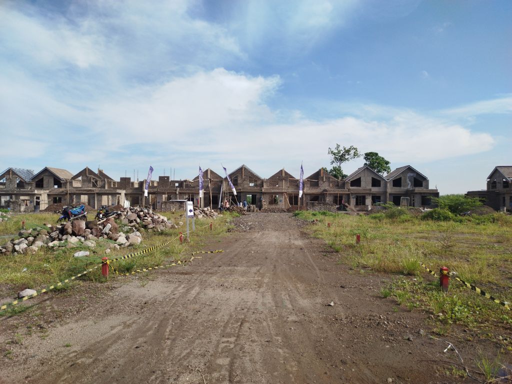 foto posisi tengah perumahan REMBANG HARMONI 7