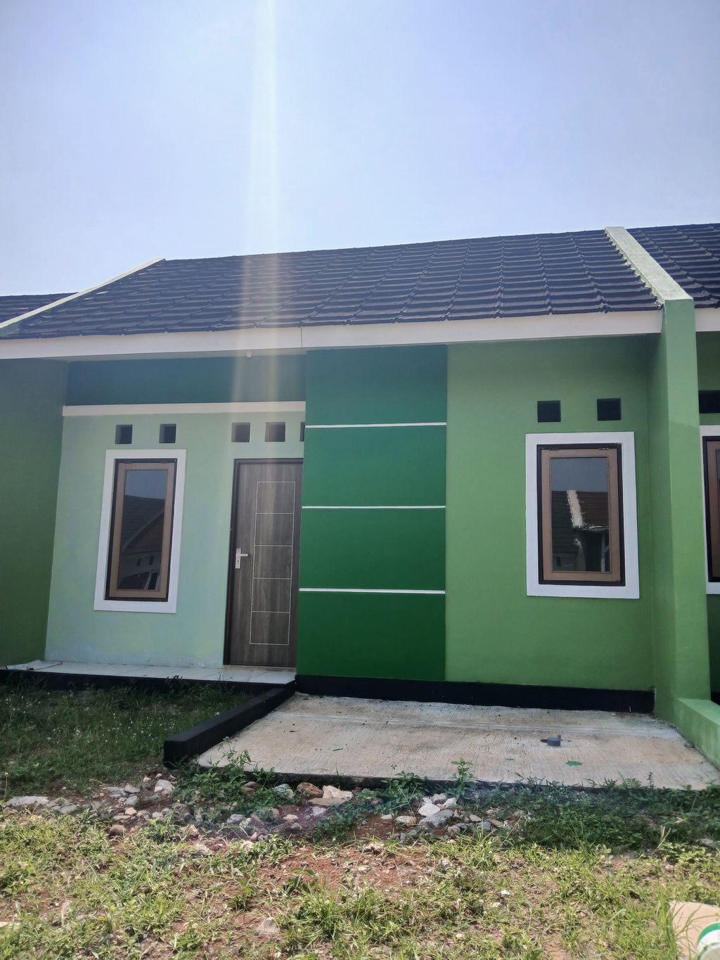 foto tampak rumah tipe E4 perumahan Griya Ayu Residence Geneng