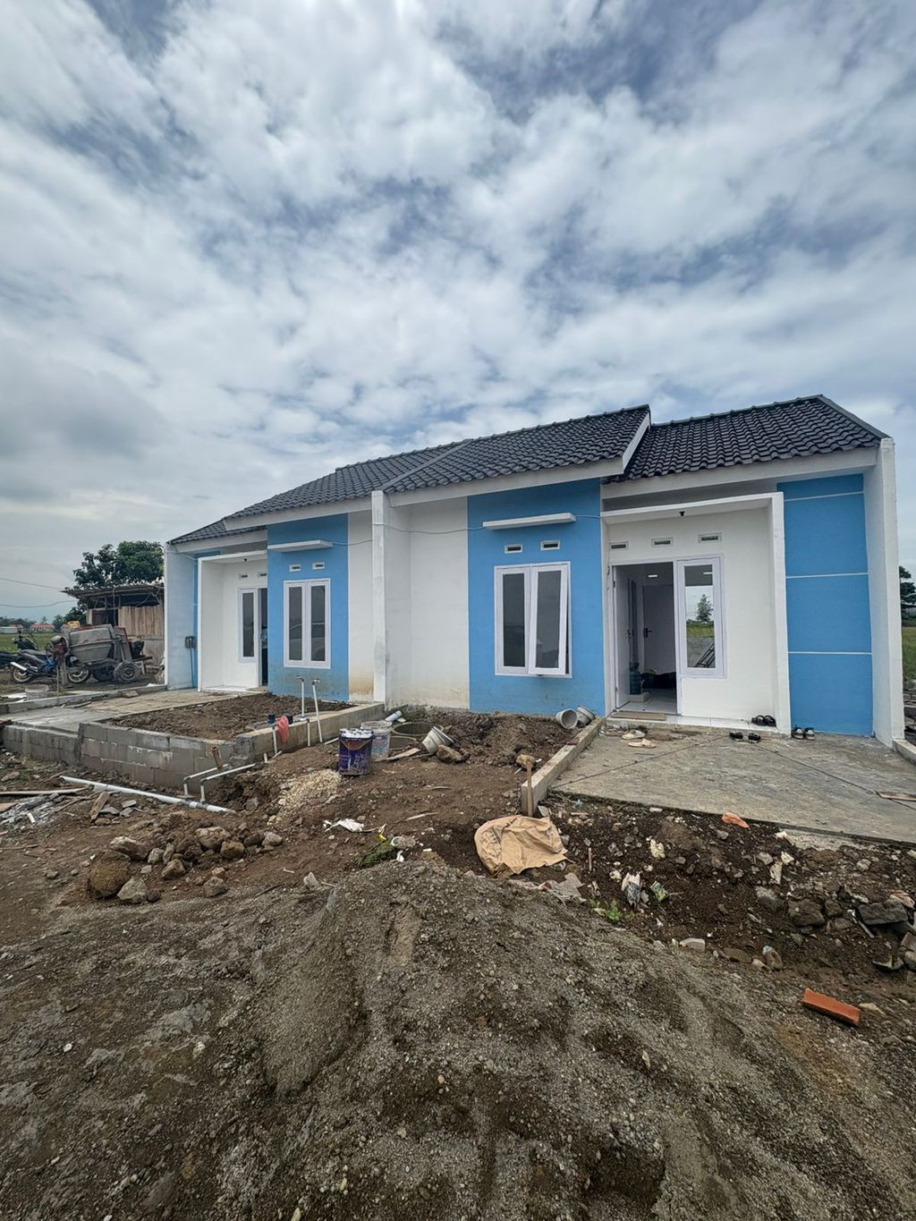 foto tampak rumah tipe 30/60 perumahan Griya Rajasa 02