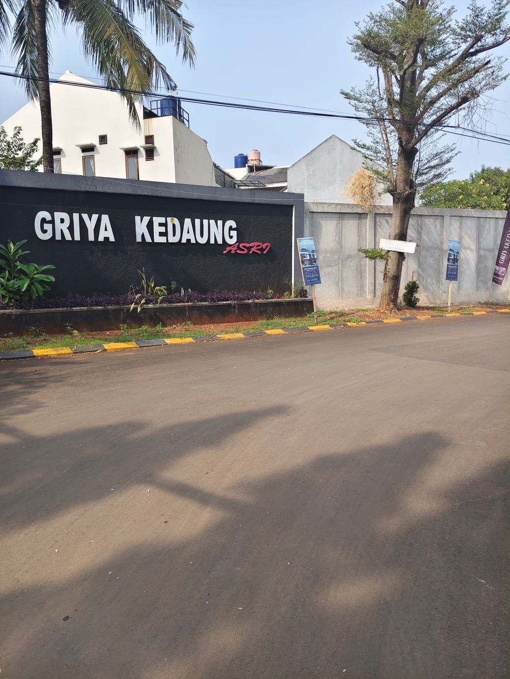 foto gerbang perumahan Griya Kedaung Asri