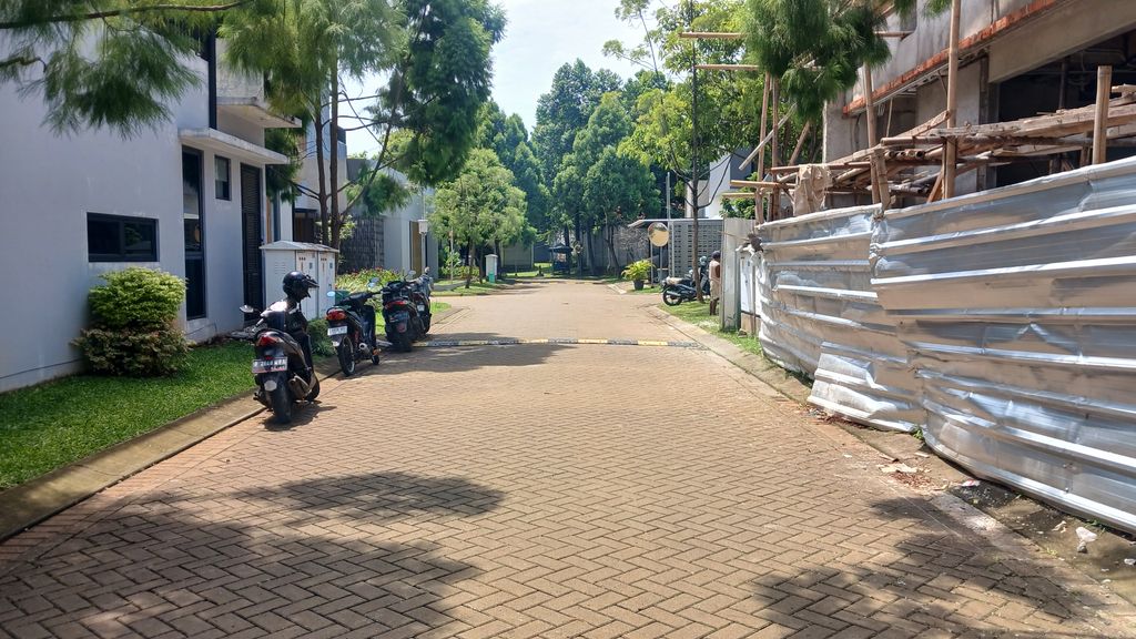 foto posisi tengah perumahan DISCOVERY ALTEZZA II BINTARO JAYA