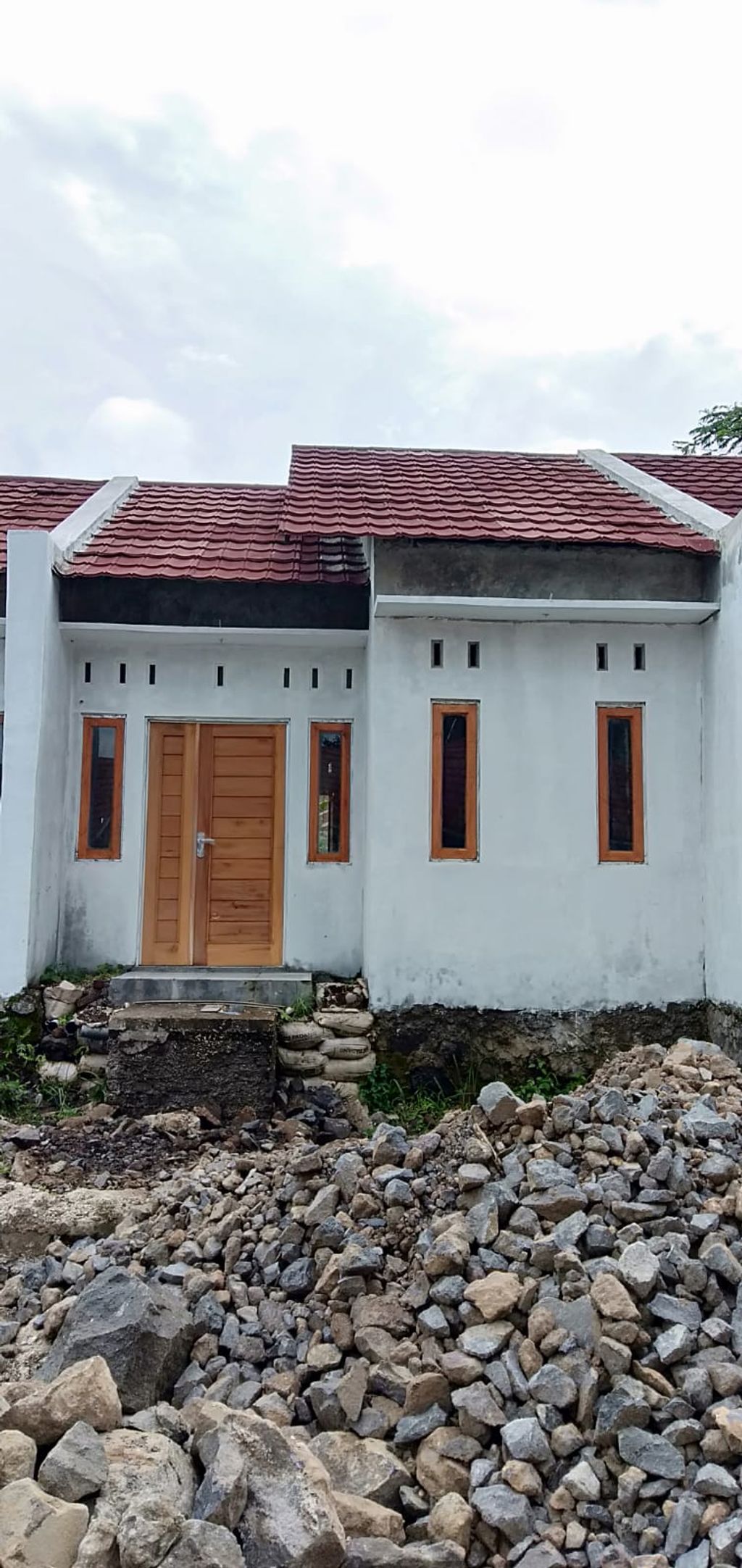 foto tampak rumah tipe 30/60 perumahan PURI MELODI MANGKUBUMI