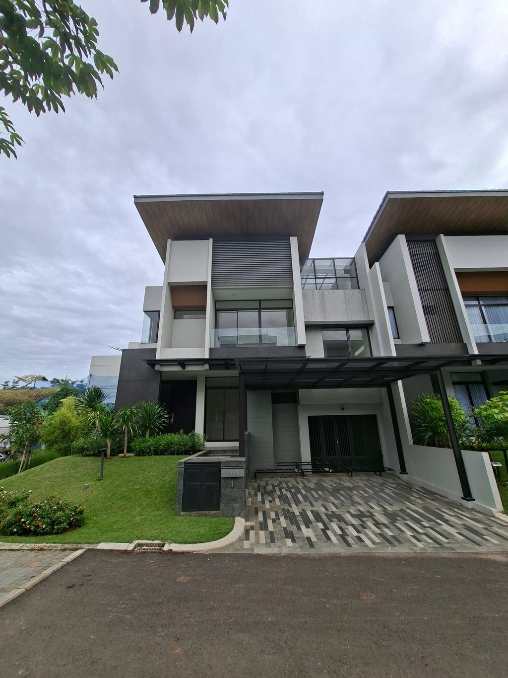 foto contoh rumah perumahan CLUSTER HERON