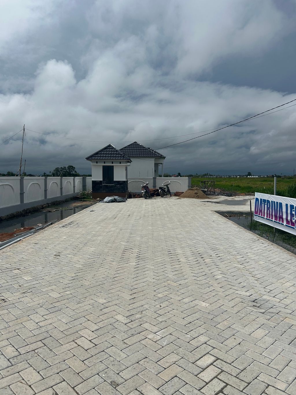 foto posisi tengah perumahan DATRIVA LESTARIA