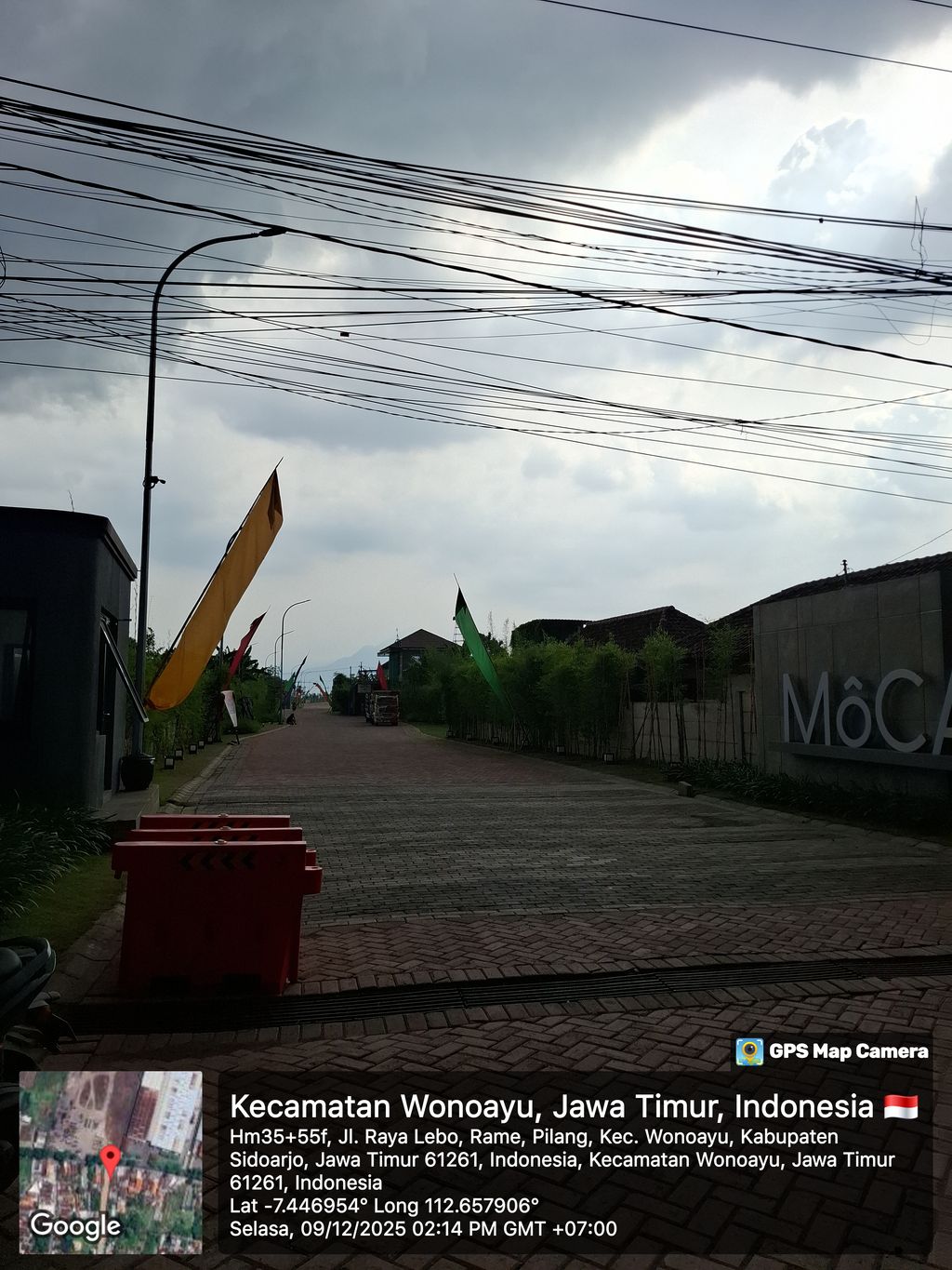 foto gerbang perumahan Moca City