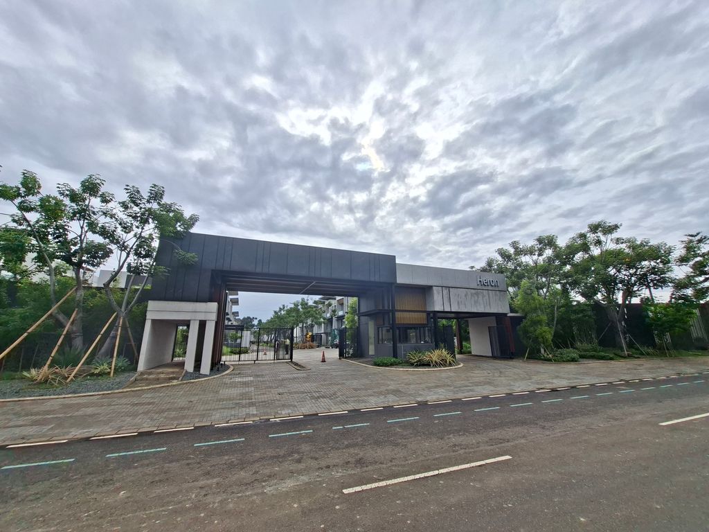 foto gerbang perumahan CLUSTER HERON