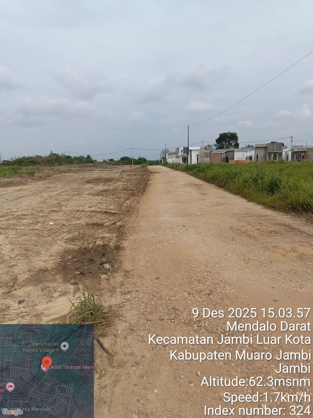 foto gerbang perumahan KAMPOENG MENDALO INDAH 2