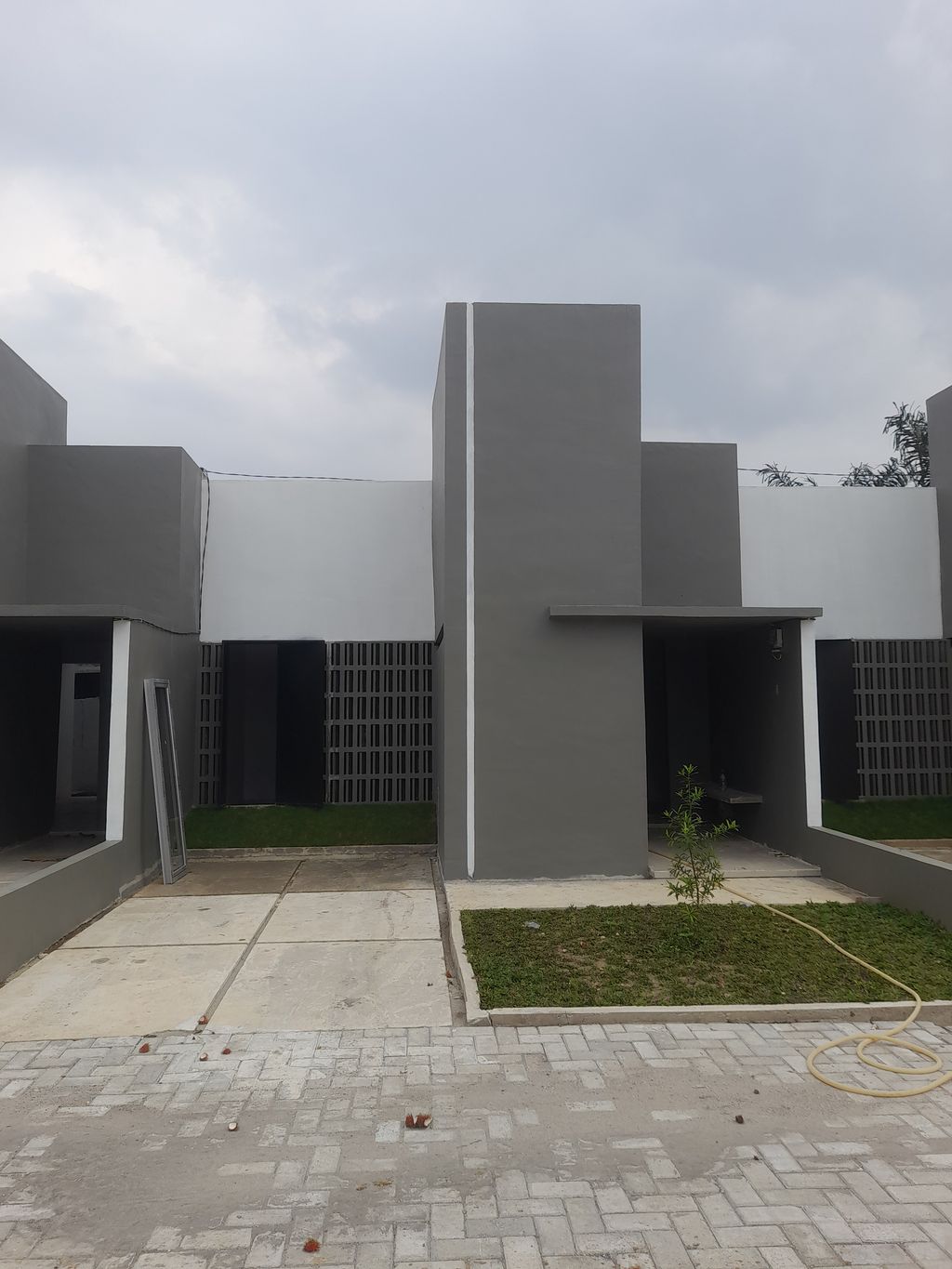 foto tampak rumah tipe TIMBERLINE perumahan IRON WOOD HOMES