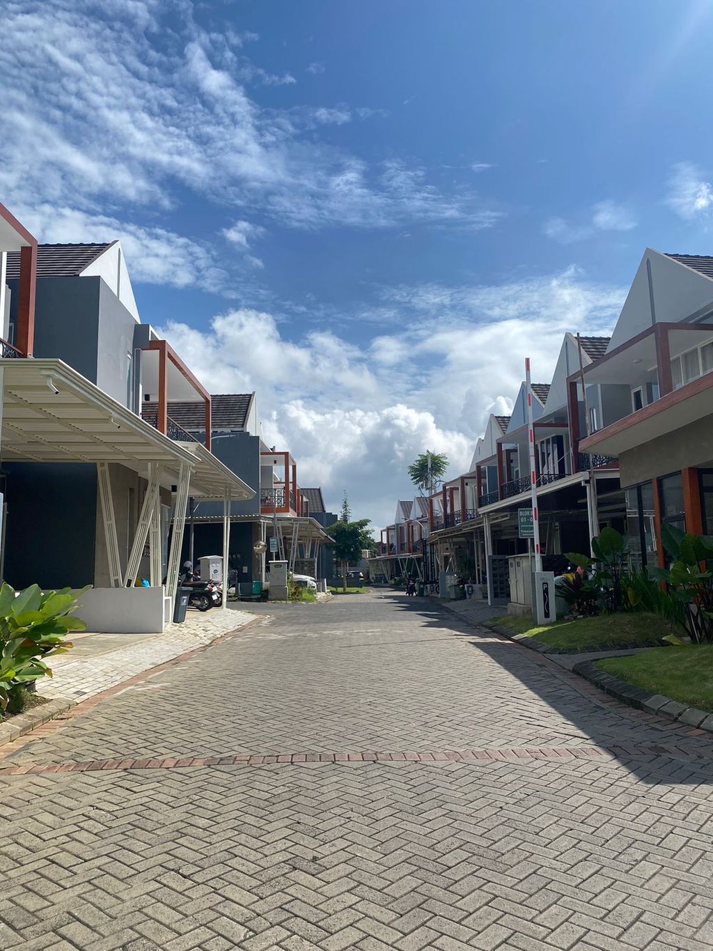 foto posisi tengah perumahan MYRRA RESIDENCE