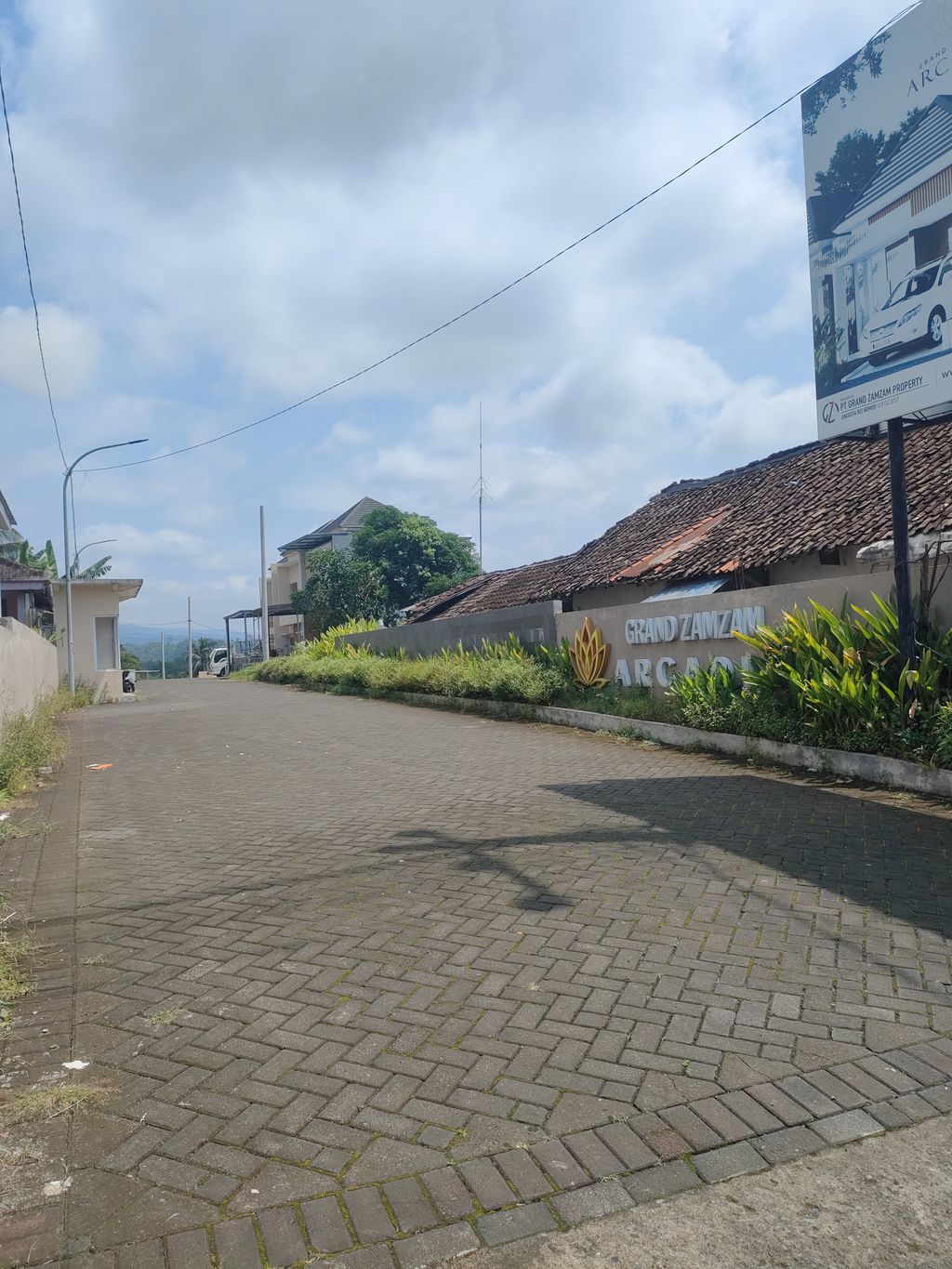 foto gerbang perumahan GRAND ZAMZAM ARCADIA