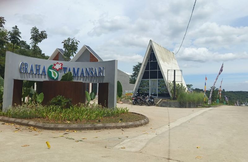 foto gerbang perumahan GRAHA TAMANSARI