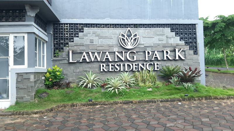 foto gerbang perumahan LAWANG PARK RESIDENCE