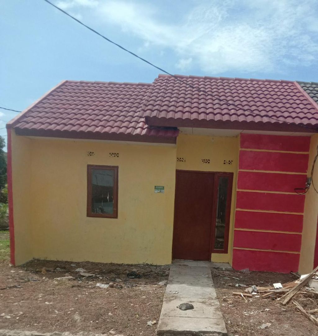 foto tampak rumah tipe 30 x 107 perumahan GRIYA JUNTI ASRI