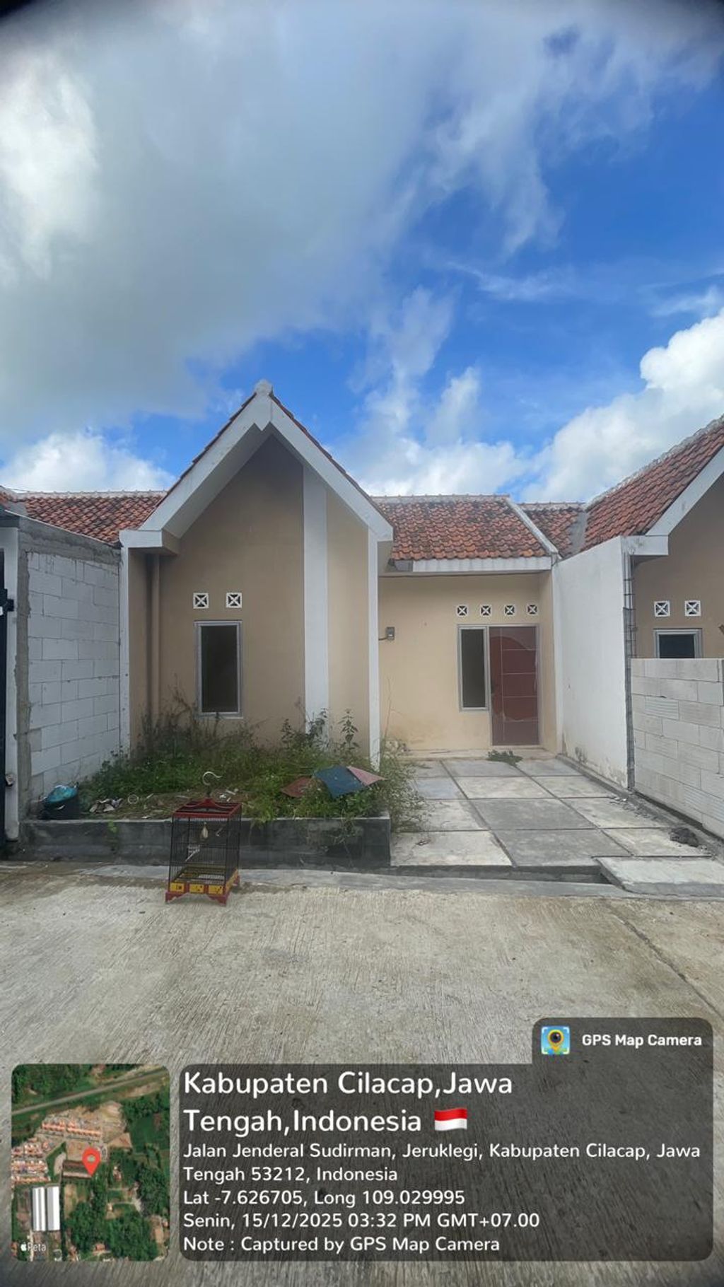 foto tampak rumah tipe Blok D No 40 perumahan GRAND MAHKOTA SULTAN 4