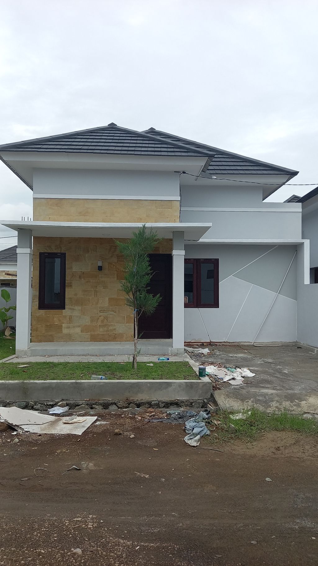 foto tampak rumah tipe 45 perumahan TAMAN INARA II