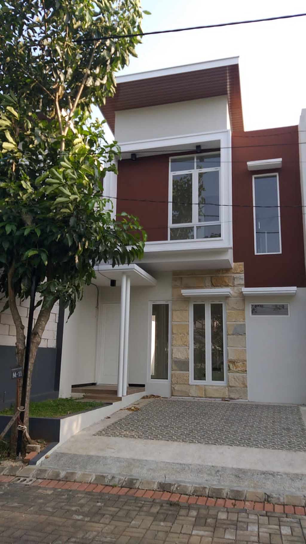 foto tampak rumah tipe 2 Lantai N8 perumahan Villa Dieng Residence Blok N