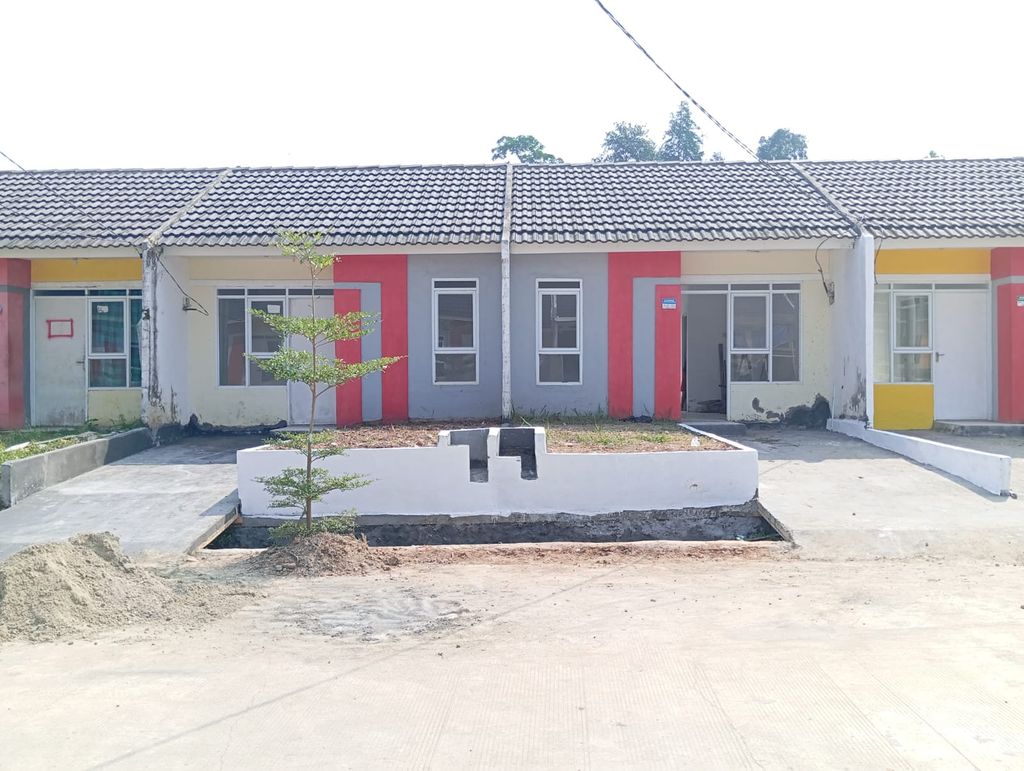 foto tampak rumah tipe 28/60 perumahan Puri Harmoni Cikasungka Tahap 2