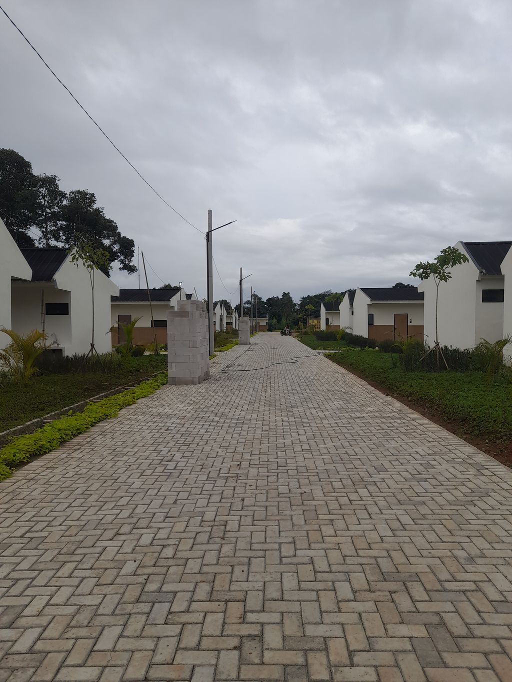 foto posisi tengah perumahan PERMAI INDAH