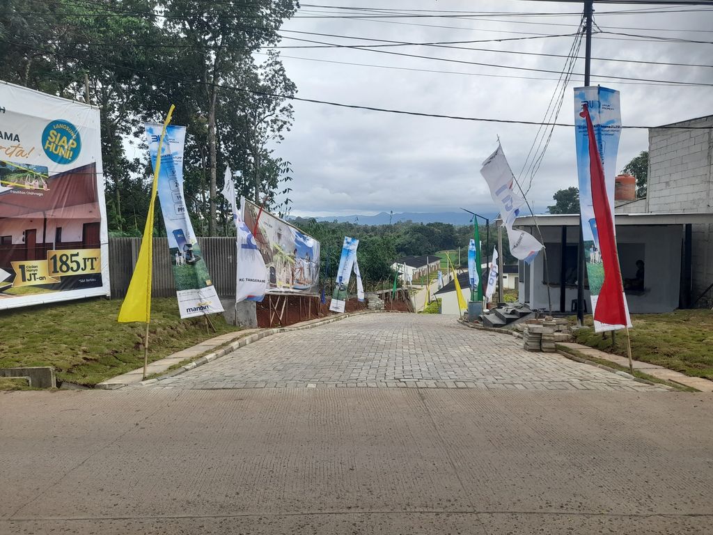 foto gerbang perumahan PERMAI INDAH