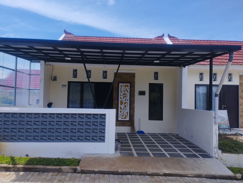 foto tampak rumah tipe barong costum perumahan TAMAN BUKIT NIRWANA TAHAP 3