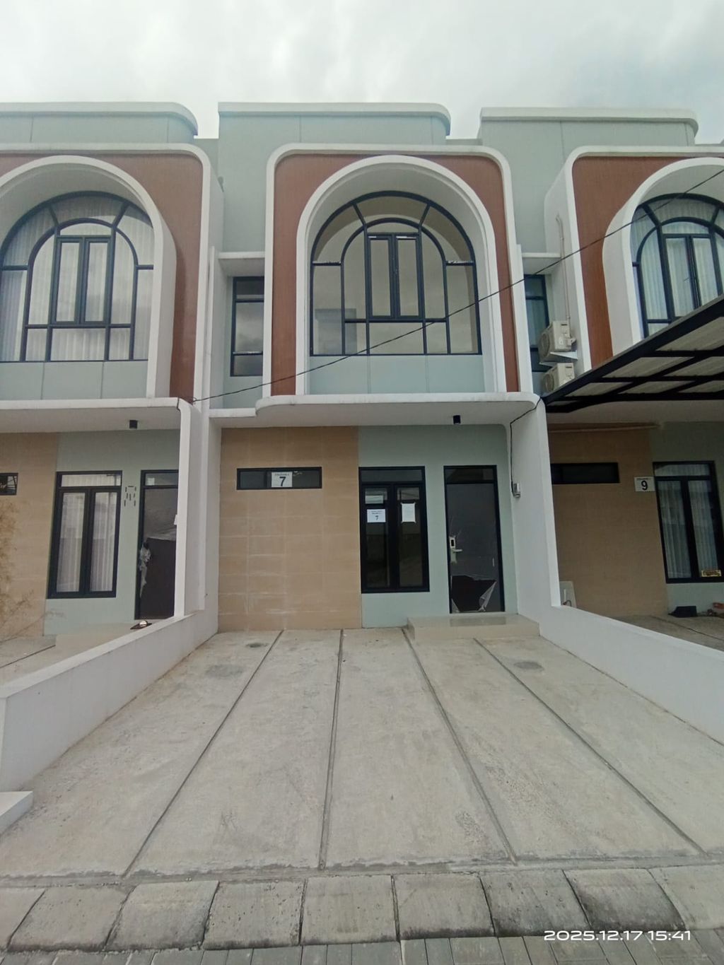 foto tampak rumah tipe 50 Compact 3 Kamar HC (526) perumahan G-Land Ciwastra Park 2