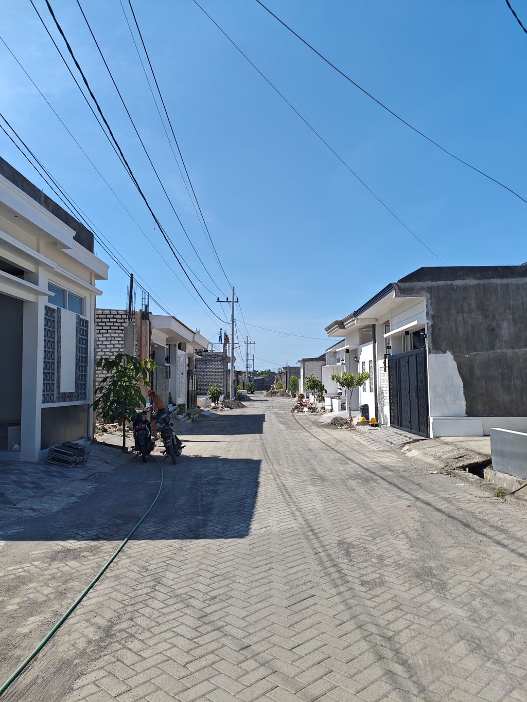 foto posisi tengah perumahan GRAND KEMAYORAN TAHAP 3