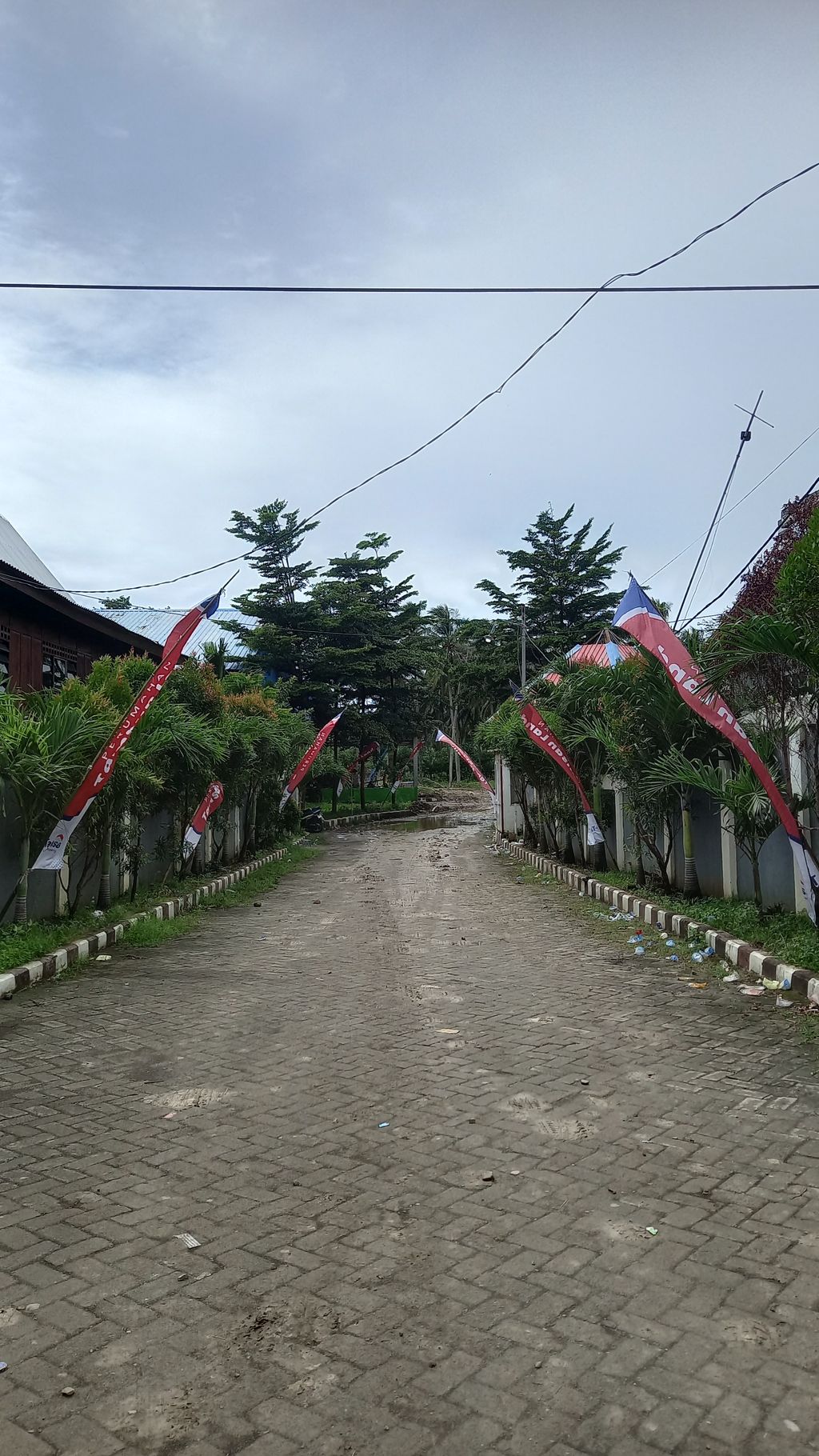 foto gerbang perumahan TAMSAN LAND