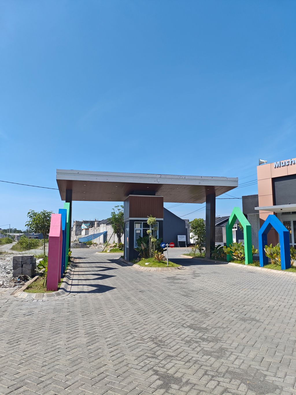 foto gerbang perumahan GRAND KEMAYORAN TAHAP 3