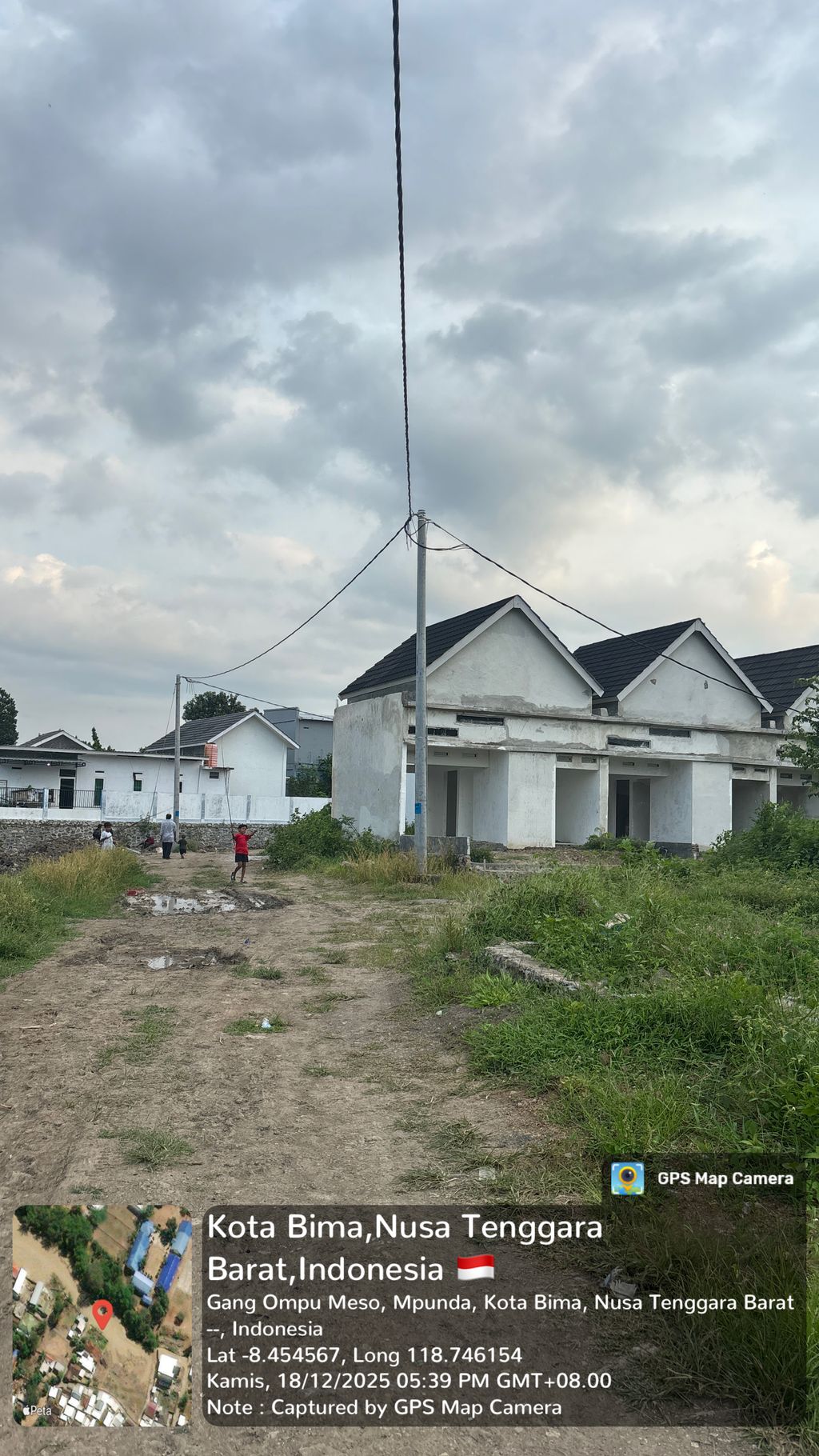 foto posisi tengah perumahan Graha Kota