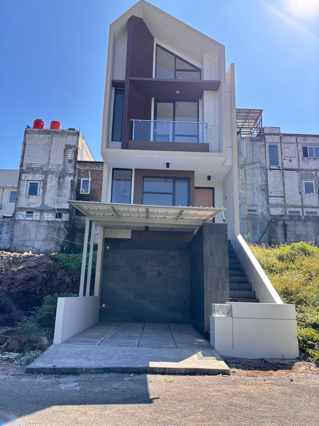 foto tampak rumah tipe 70/100 perumahan Bandung City View 2