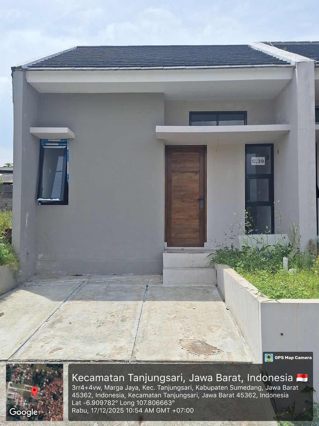 foto tampak rumah tipe 30/60 perumahan KEMBANG TANJUNG