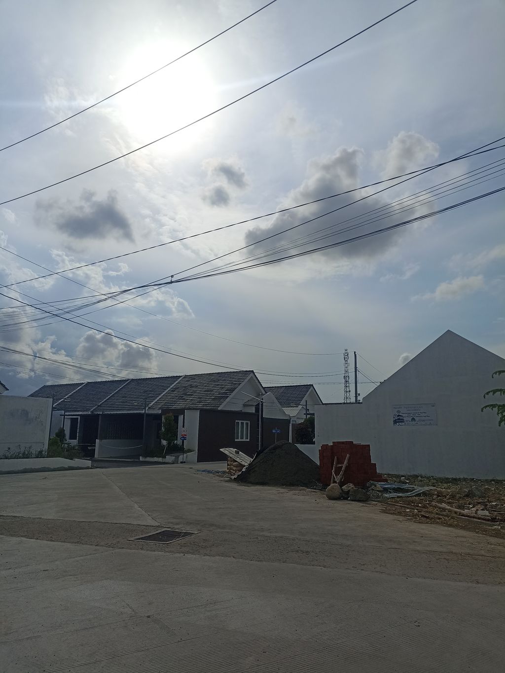 foto gerbang perumahan BALE AGUNG KALIGELANG 2 PENGEMBANGAN