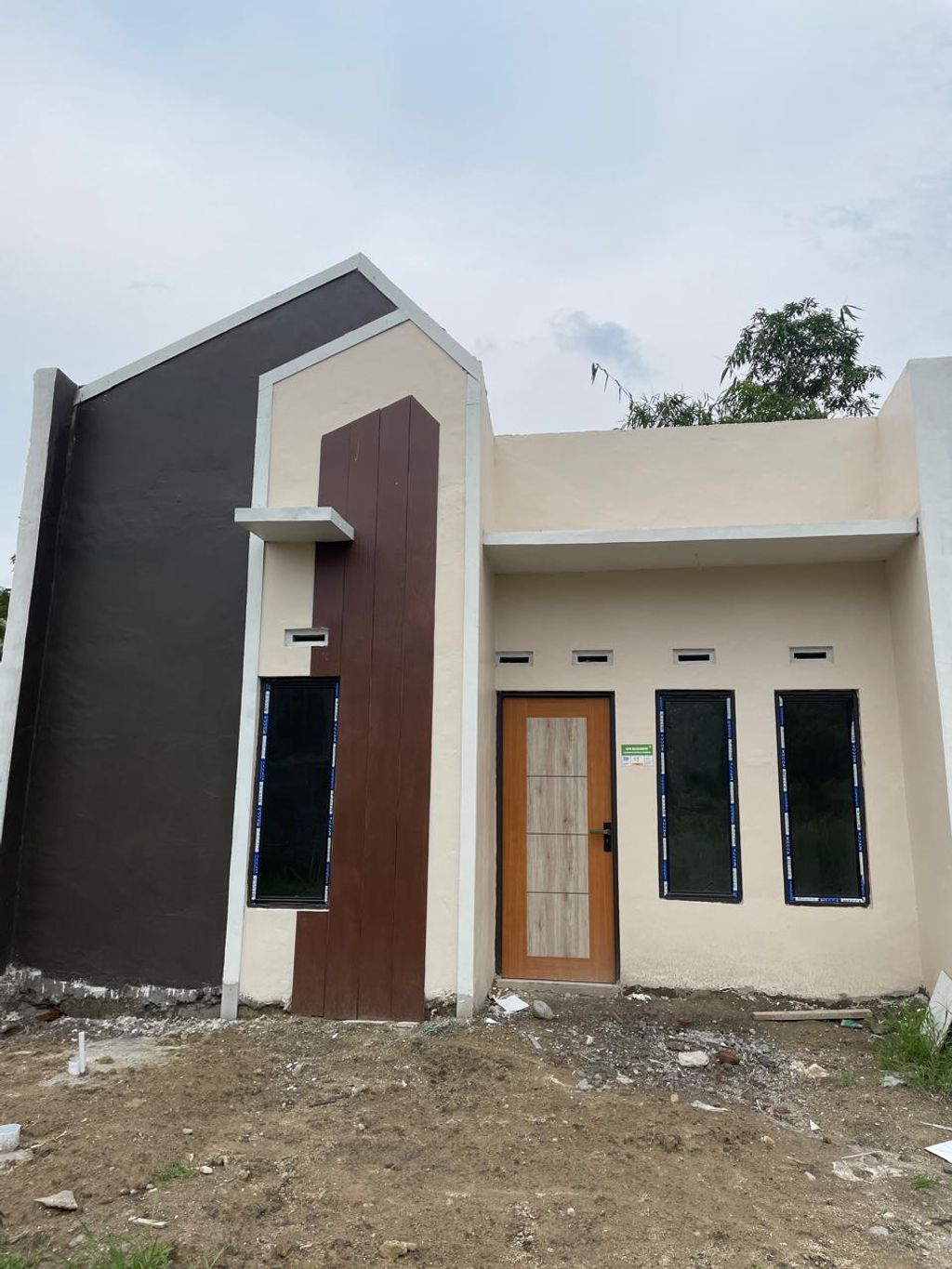 foto tampak rumah tipe 30/64 perumahan BUMI CENGKLIK ASRI 3