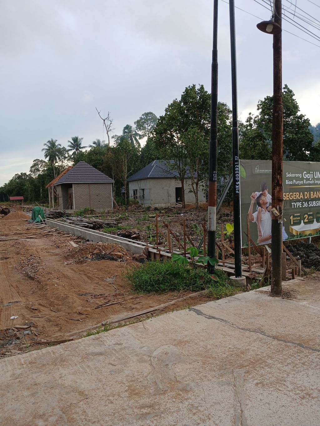 foto gerbang perumahan PESONA KARYA HILLS TAHAP 2 BLOK A